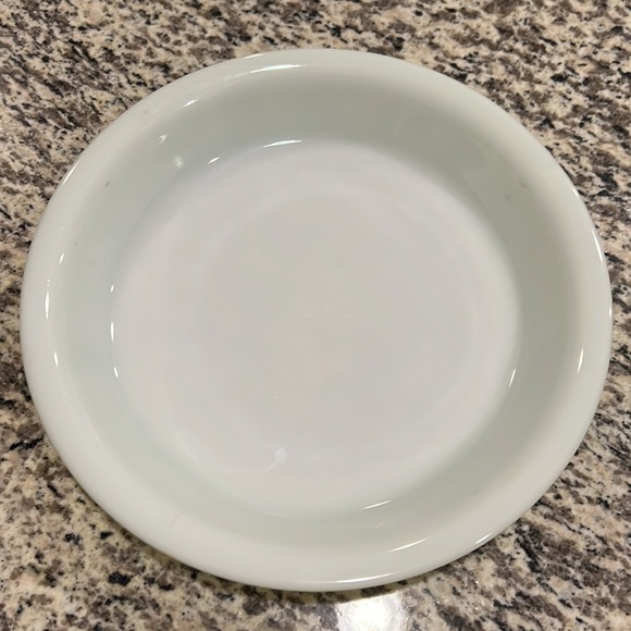 Green Pyrex Pie Dish - Picture 2 of 7